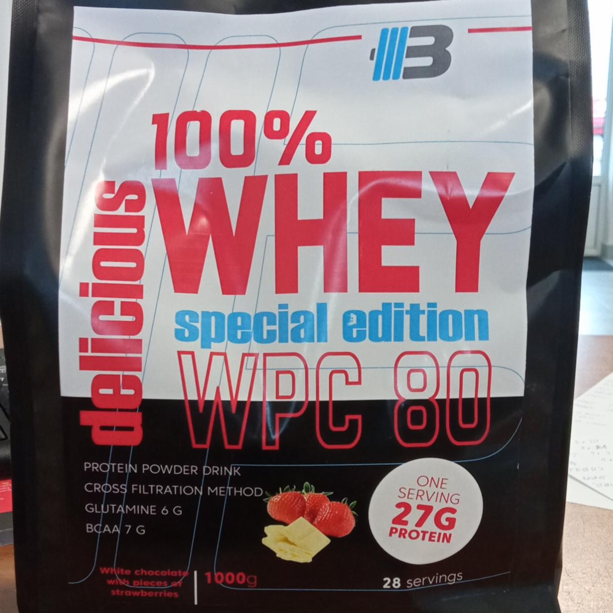 Fotografie - 100% Whey WPC 80 White chocolate with pieces of strawberries Body Nutrition