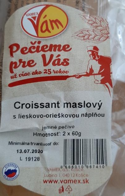 Fotografie - croissant maslový s lieskovo-orieškovou náplňou