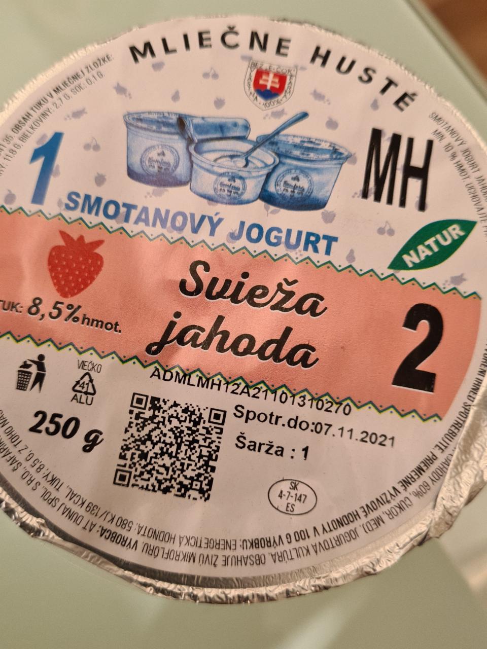 Fotografie - smotanový jogurt svieža jahoda Farmfoods