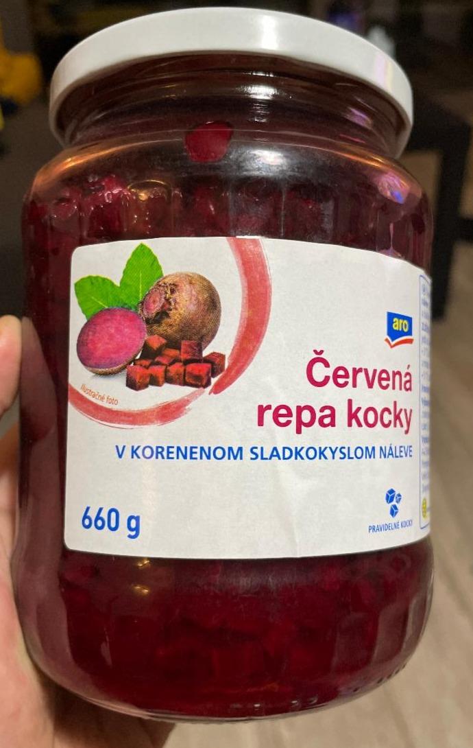 Fotografie - Červena repa kocky aro