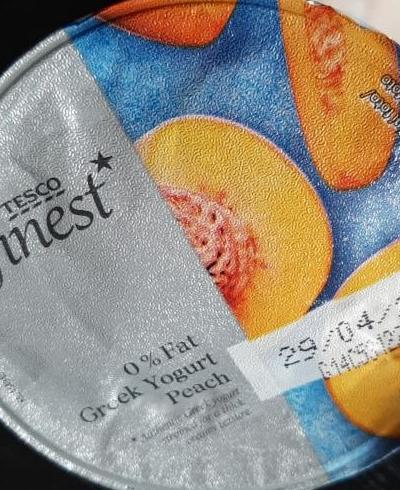 Fotografie - Greek Yogurt Peach 0% fat Tesco Finest