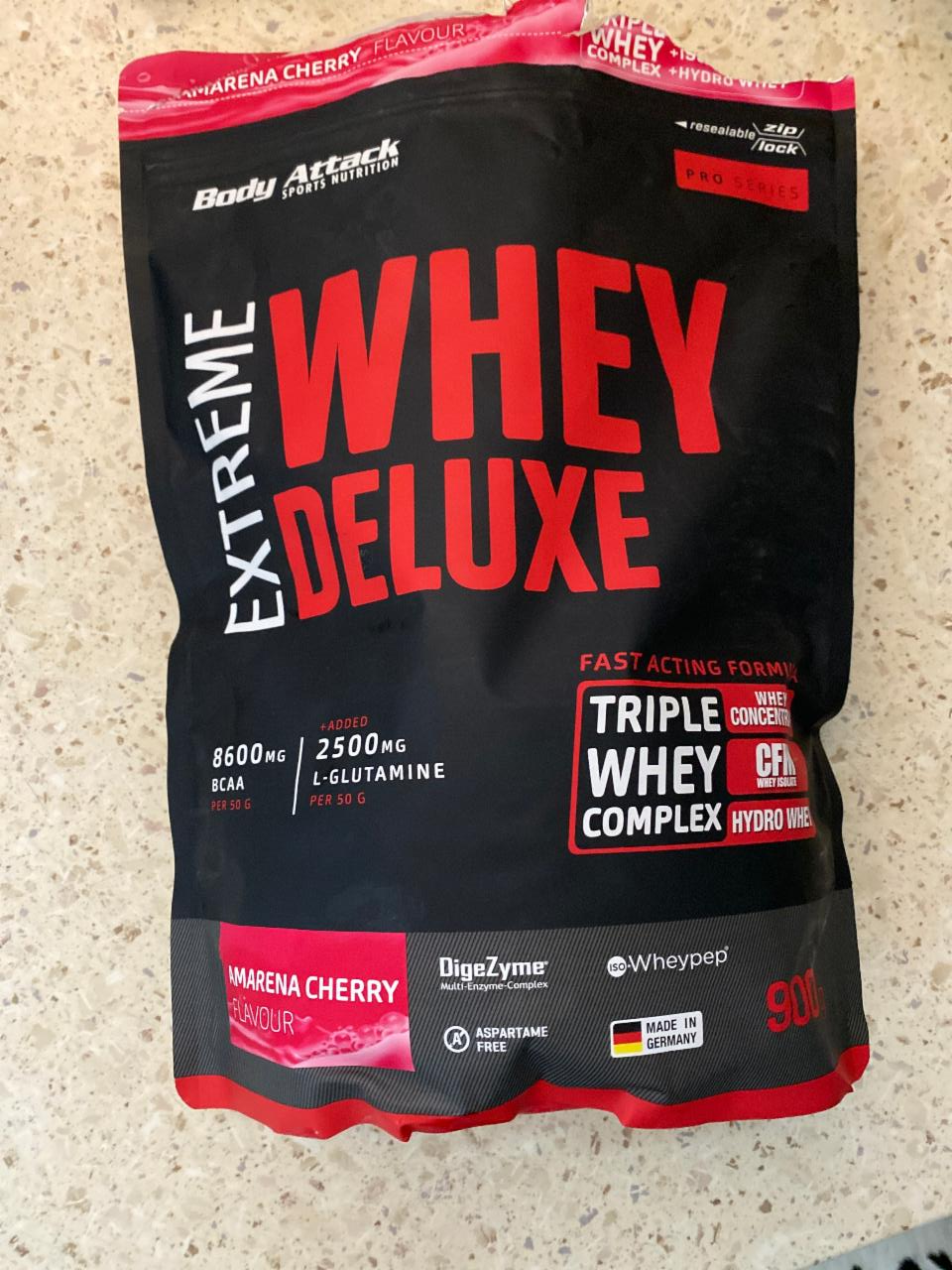 Fotografie - Extreme Whey Deluxe Amarena Cherry Body Attack