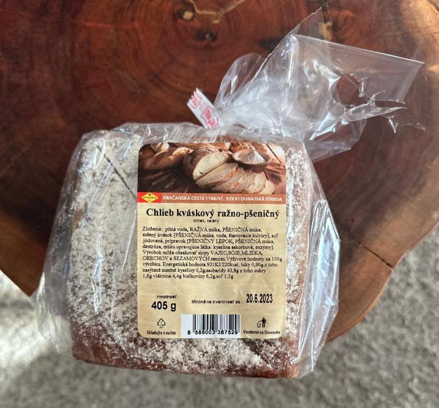 Fotografie - Chlieb kváskový ražno-pšeničný Danubia