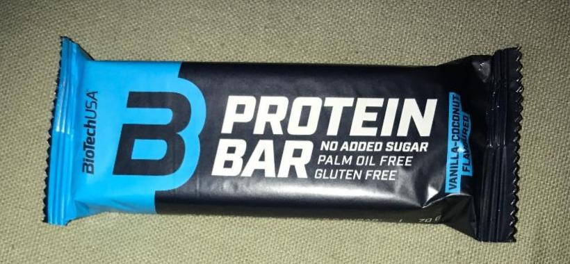 Fotografie - Protein bar Vanilla-coconut flavoured BiotechUSA