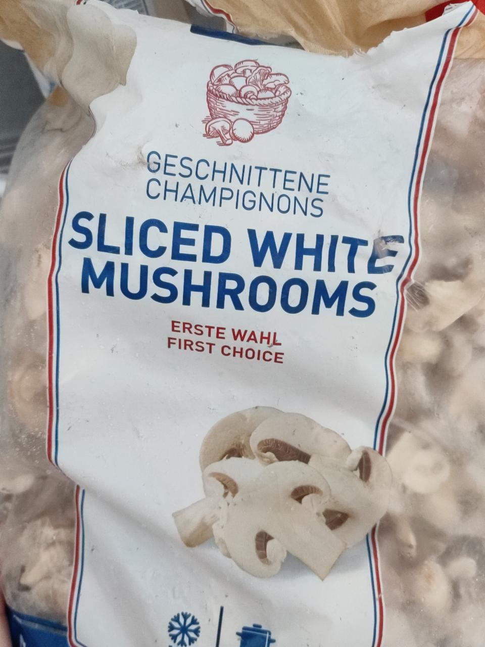 Fotografie - sliced white mushrooms