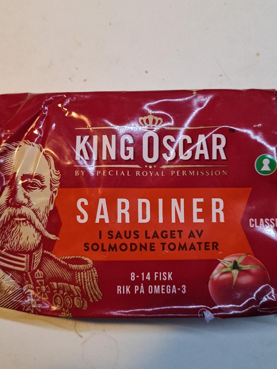 Fotografie - Sardiner i Saus Laget Av Solmodne Tomater King Oscar