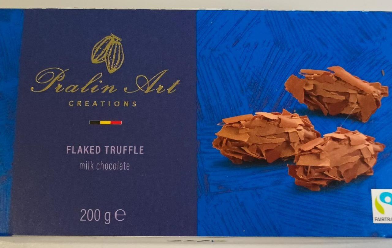 Fotografie - Flaked Truffle milk chocolate Pralin Art