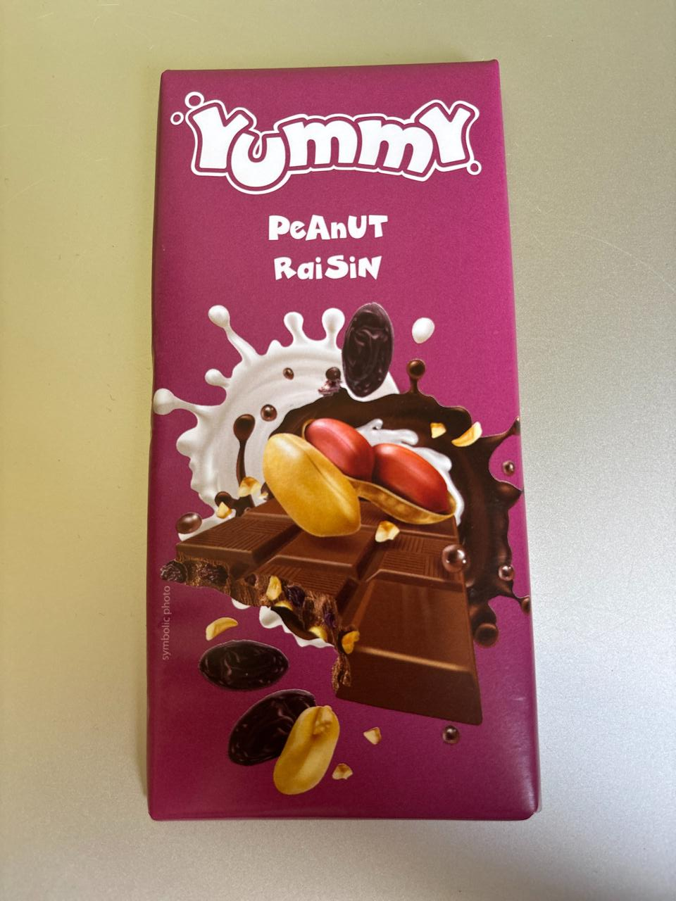 Fotografie - Peanut Raisin Yummy