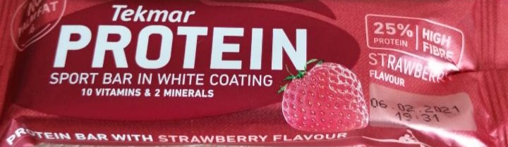 Fotografie - Protein sport bar in white coating Strawberry flavour Tekmar
