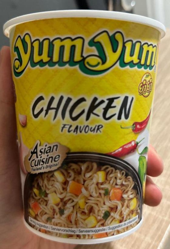 Fotografie - Chicken flavour Asian Cuisine Yum Yum