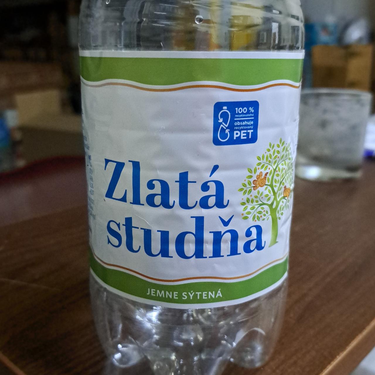 Fotografie - zlatá studňa jemne sytena