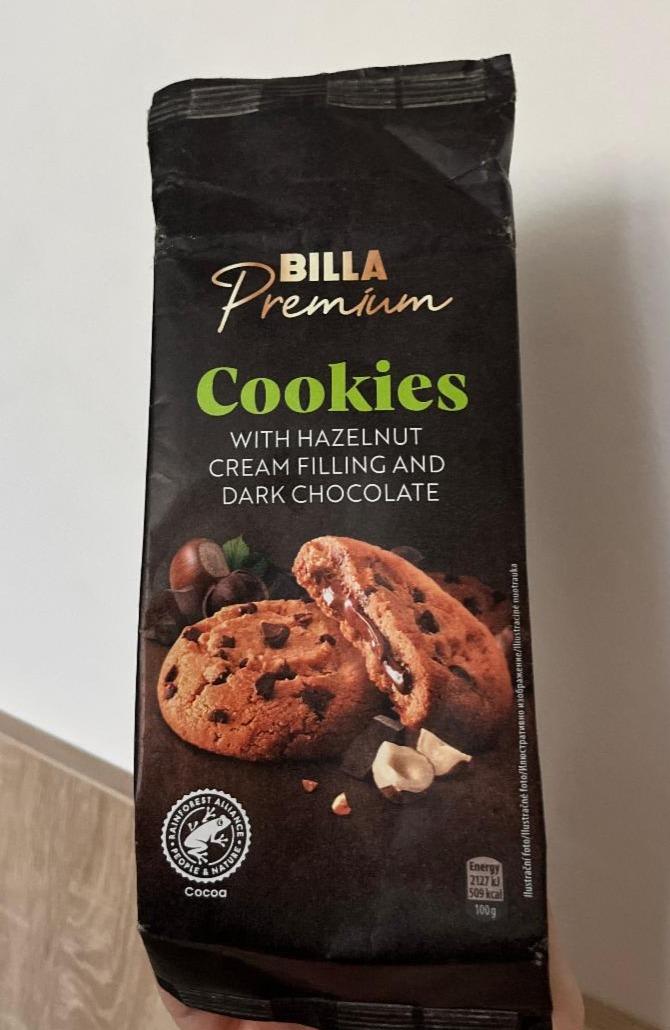 Fotografie - Cookies with hazelnut cream filling and dark chocolate Billa Premium