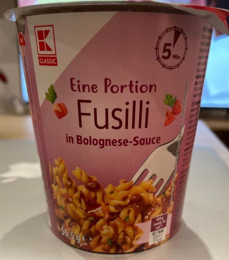 Fotografie - Eine Portion Fusilli in Bolognese-Sauce