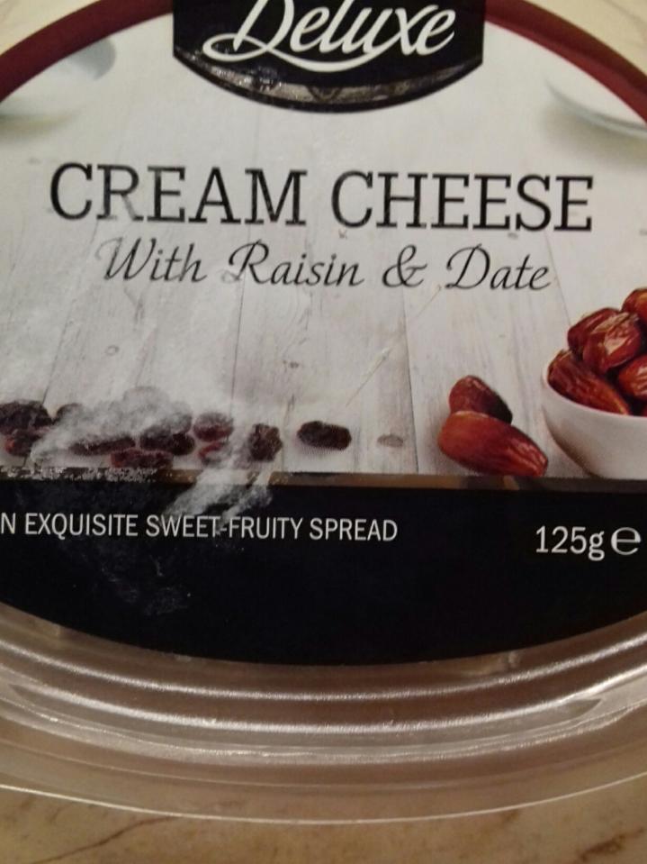 Fotografie - Deluxe Cream Cheese with Raisin & Date