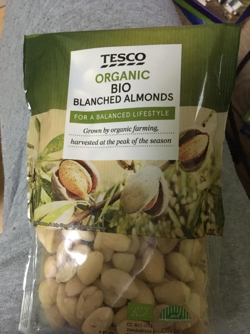 Fotografie - Bio blanched almonds Tesco Organic