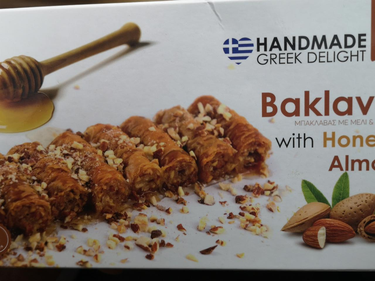 Fotografie - Baklava with honey, almond handmade greek delight