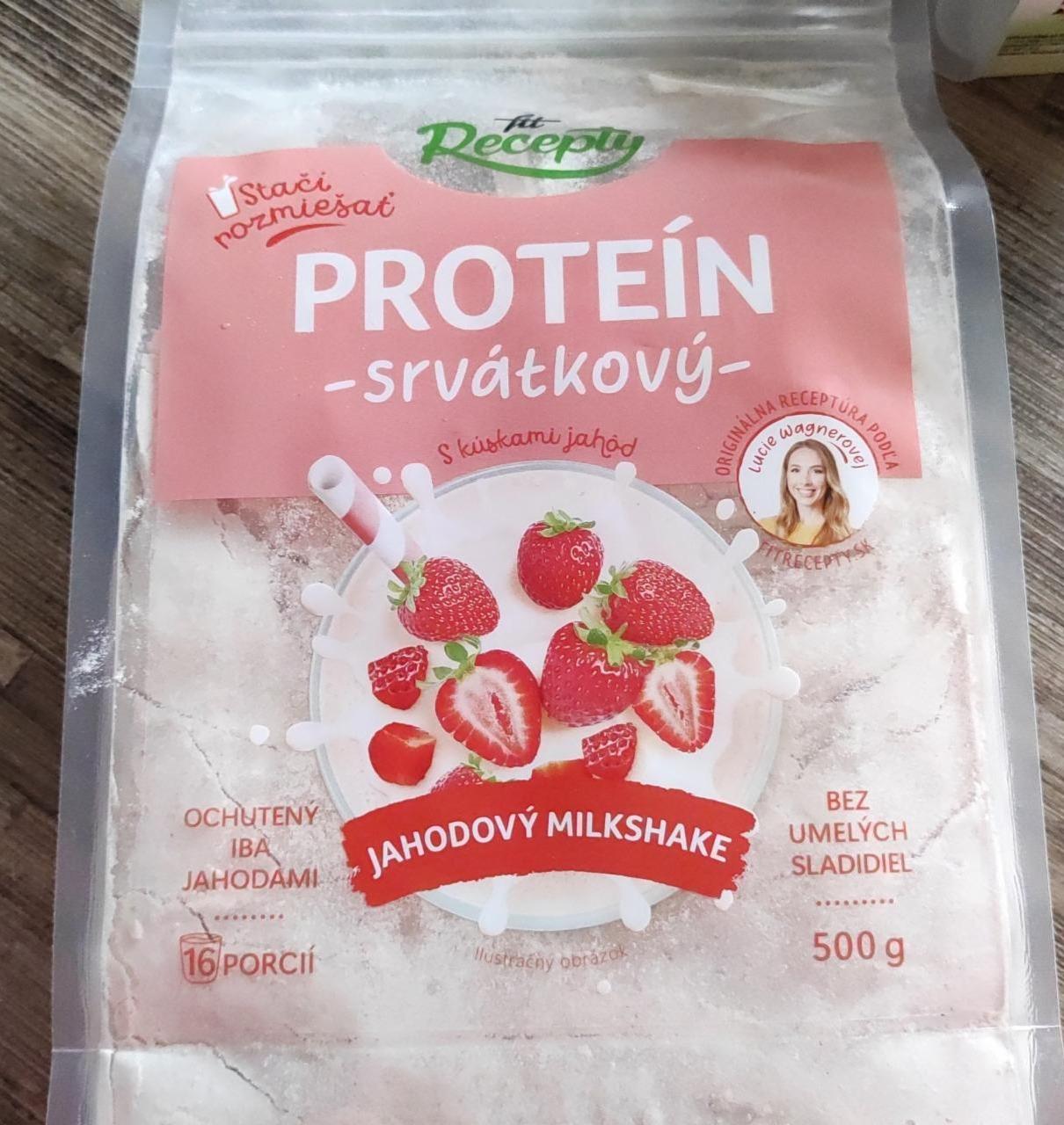 Fotografie - Proteín srvátkový s kúskami jahôd Jahodový Milkshake fit Recepty