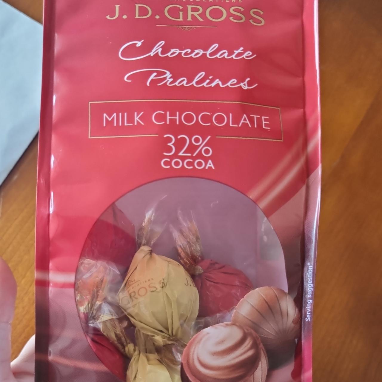 Fotografie - Chocolate pralines milk chocolate 32% cocoa J. D. Gross