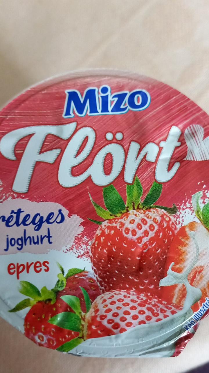 Fotografie - Miro Flört réteges jogurt epres