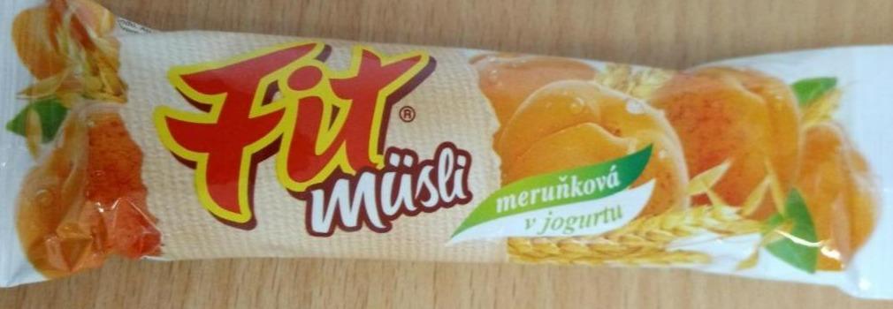 Fotografie - Fit müsli marhuľová s jogurtom