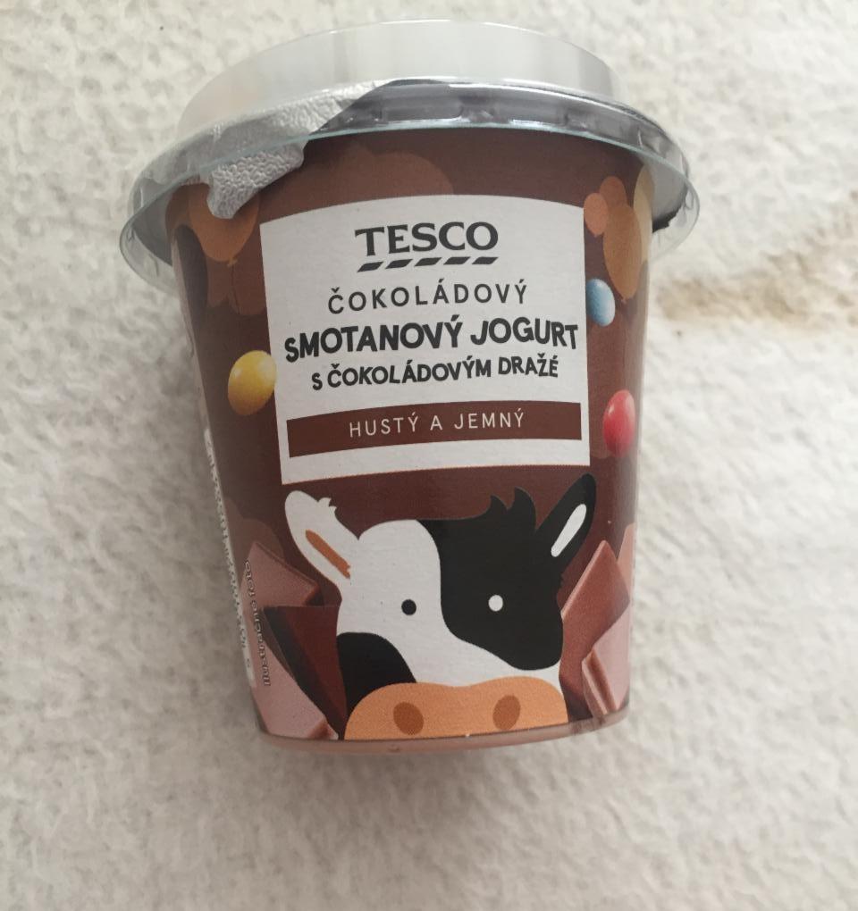 Fotografie - Čokoládový smotanový jogurt s čokoládovým dražé Tesco