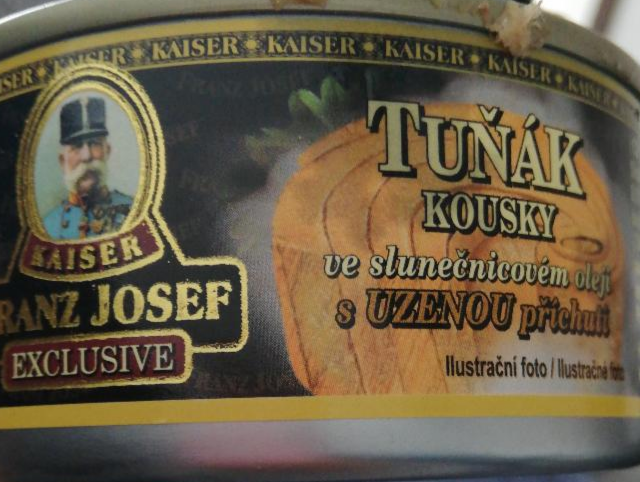 Fotografie - Tuna chunks in sunflower oil with smoked flavour Franz Josef Kaiser