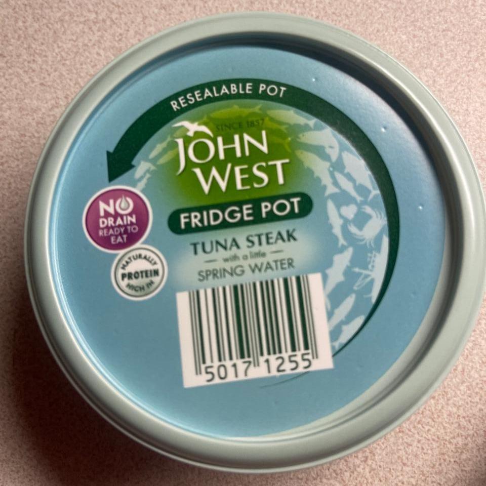 Fotografie - Fridge Pot Tuna Steak with a little spring water John West