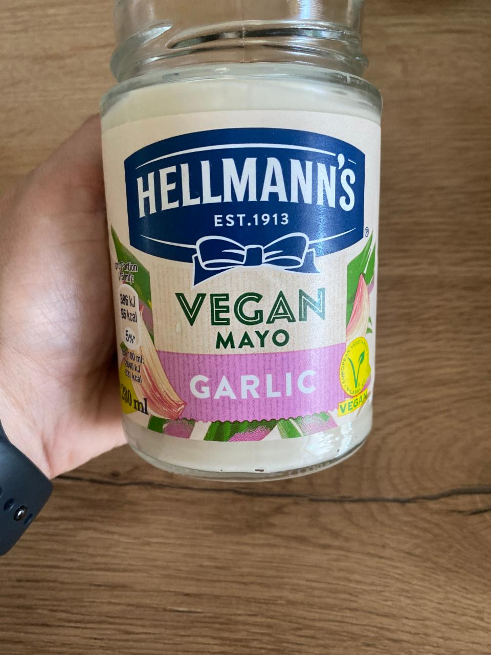 Fotografie - Hellmanns vegan garlic