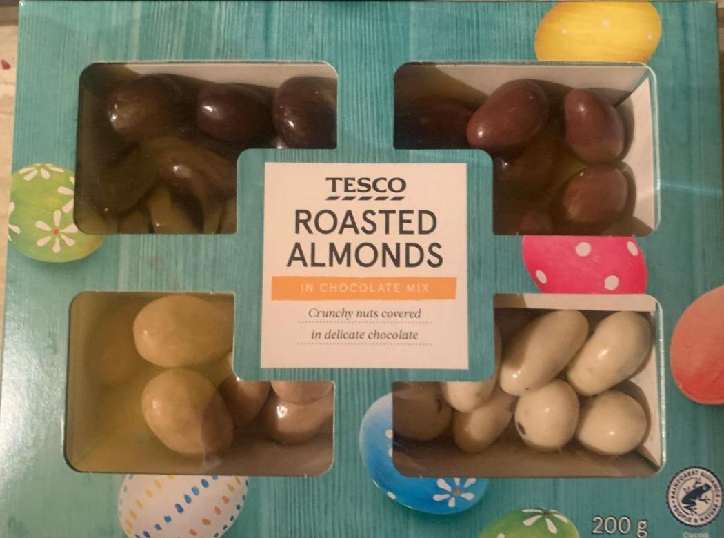 Fotografie - Roasted Almonds in chocolate mix Tesco