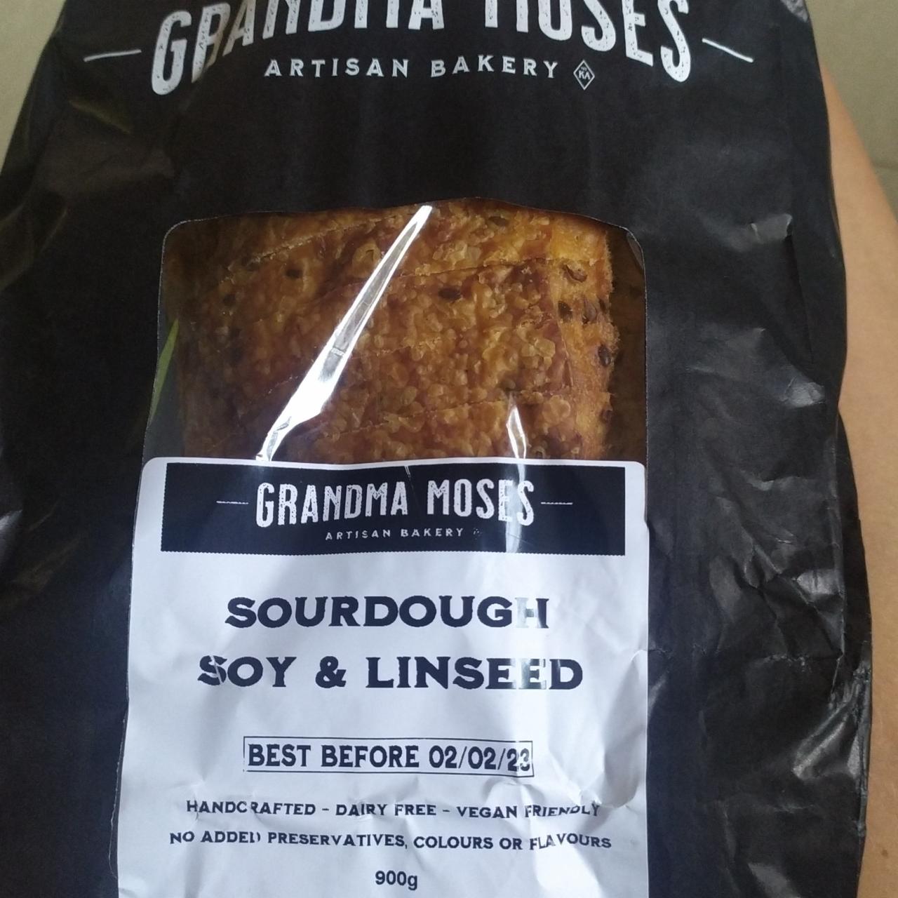 Fotografie - Sourdough soy & linseed Grandma moses