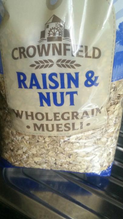 Fotografie - Raisin & nut wholegrain muesli Crownfield