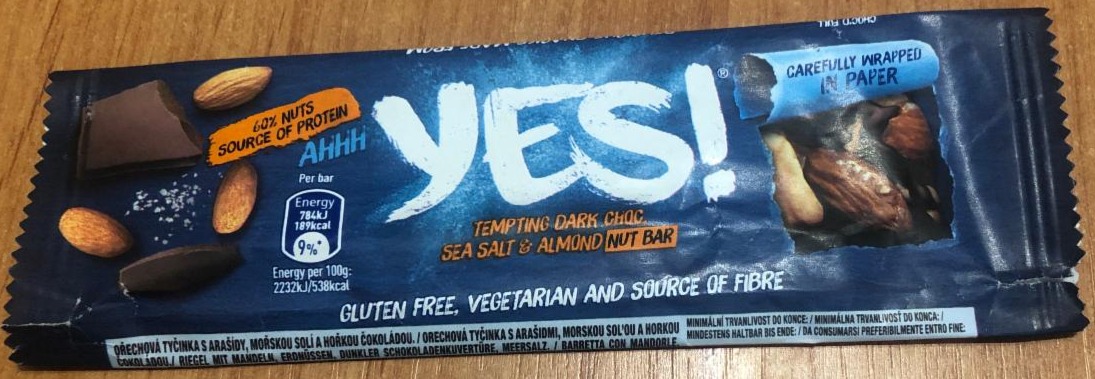Fotografie - yes! tempting dark choc, sea salt & almond nut bar