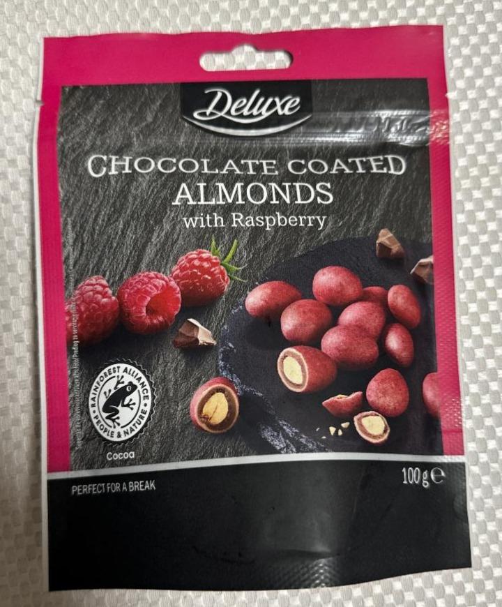 Fotografie - Chocolate coated almonds with Raspberry Deluxe