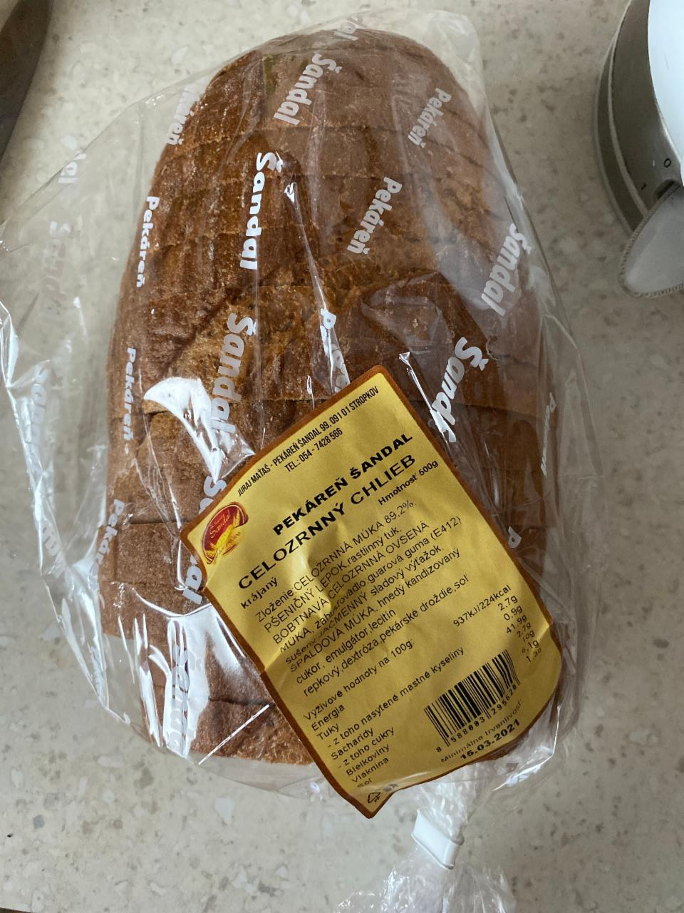 Fotografie - celozrnný chlieb šandal
