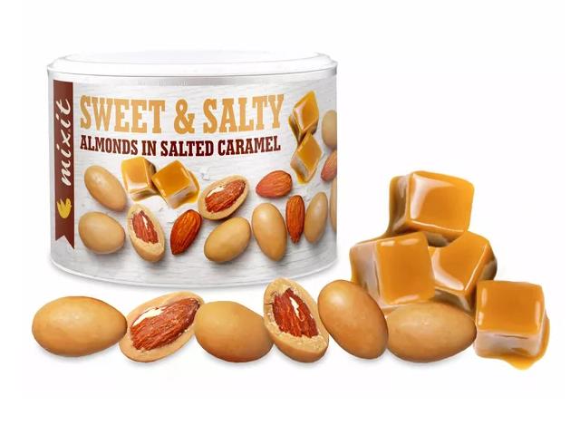 Fotografie - Sweet & salty almonds in salted caramel