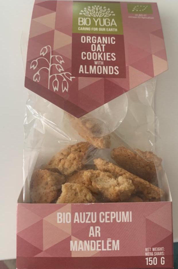 Fotografie - organic oat cookies with almonds