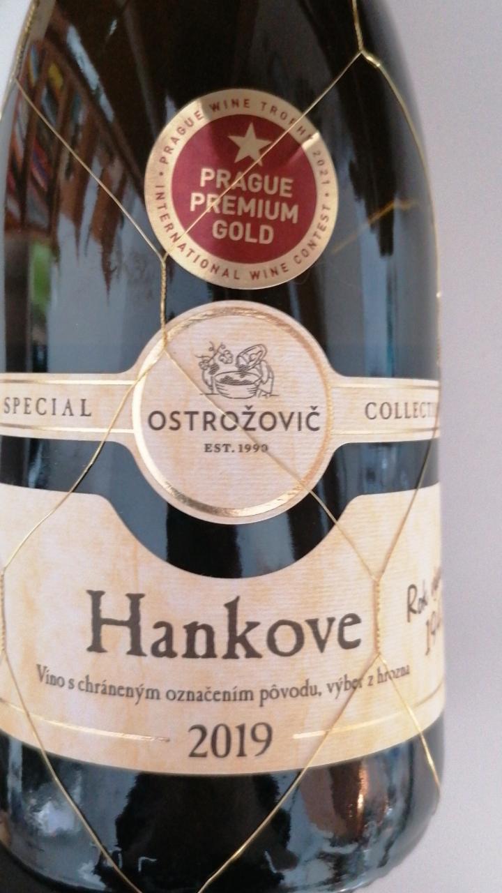 Fotografie - Polosladke vino Ostrozovic Hankove 2019