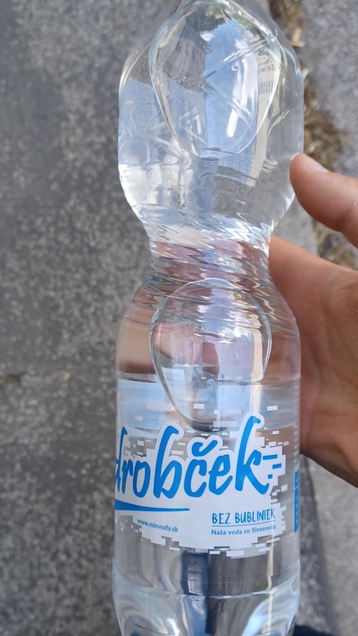 Fotografie - Drobček pramenitá voda bez bubliniek