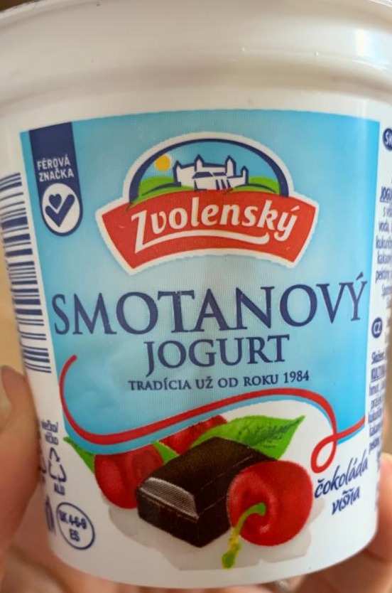 Fotografie - zvolensky smotanovy jogurt cokolada višňa