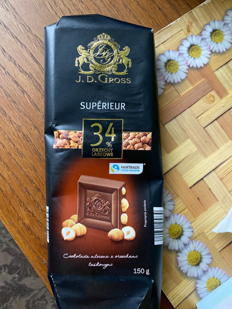 Fotografie - La Spéciale Milk Chocolate 34% Hazelnuts - J.D.Gross