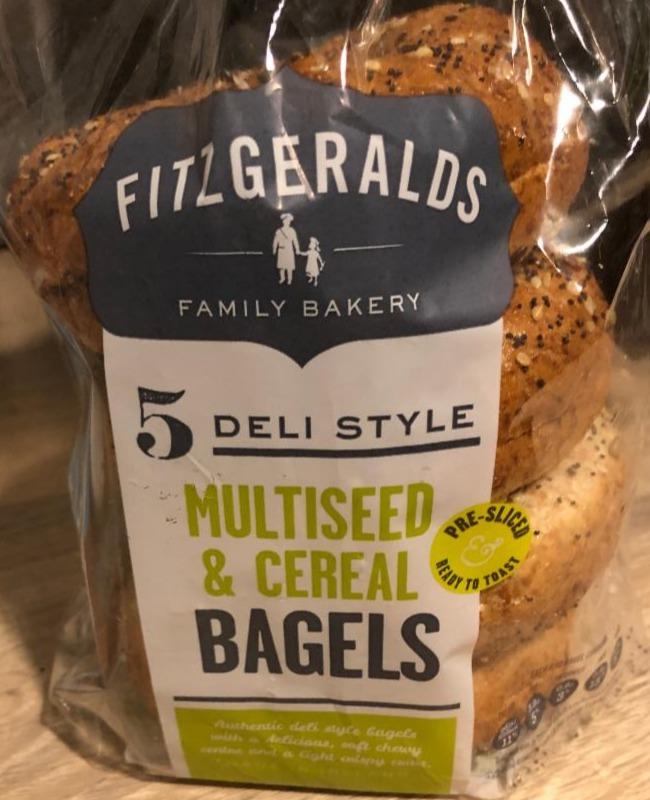 Fotografie - Multiseed and cereal bagels