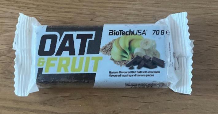 Fotografie - Oat & Fruit Banana flavoured Oat Bar with Chocolate BioTechUSA