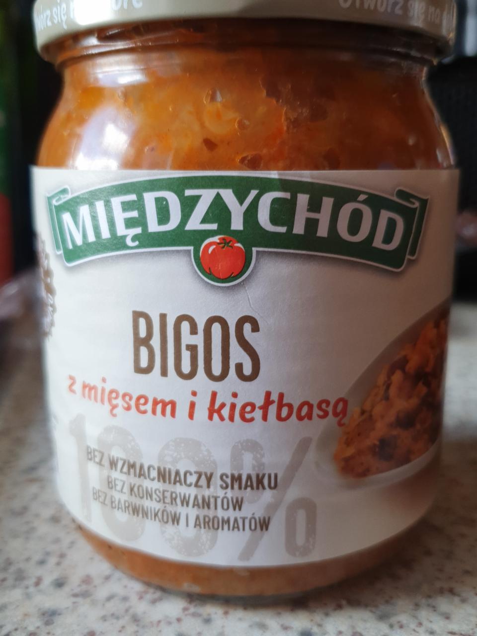 Fotografie - Bigos z mięsem i kiełbasa Miedzychod