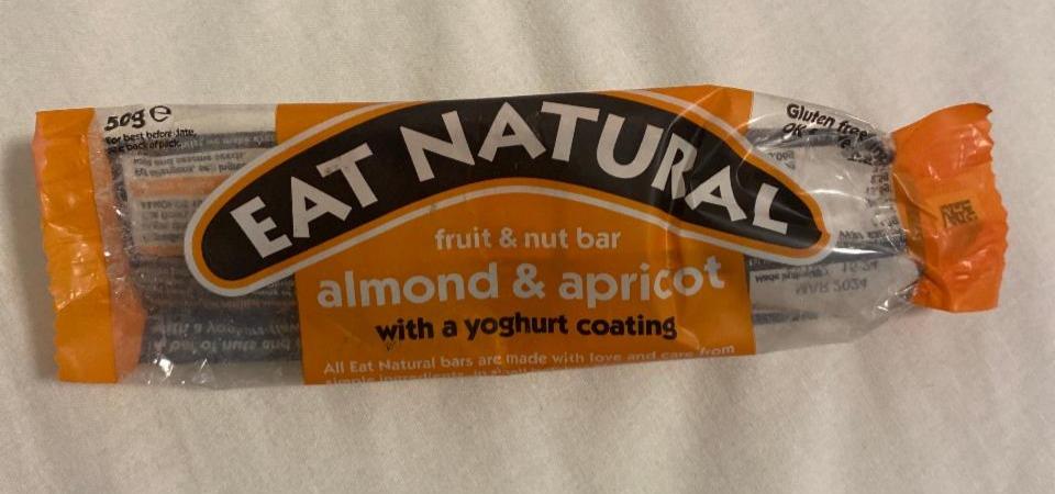 Fotografie - Fruit & Nut Bar Almond & Apricot Eat Natural