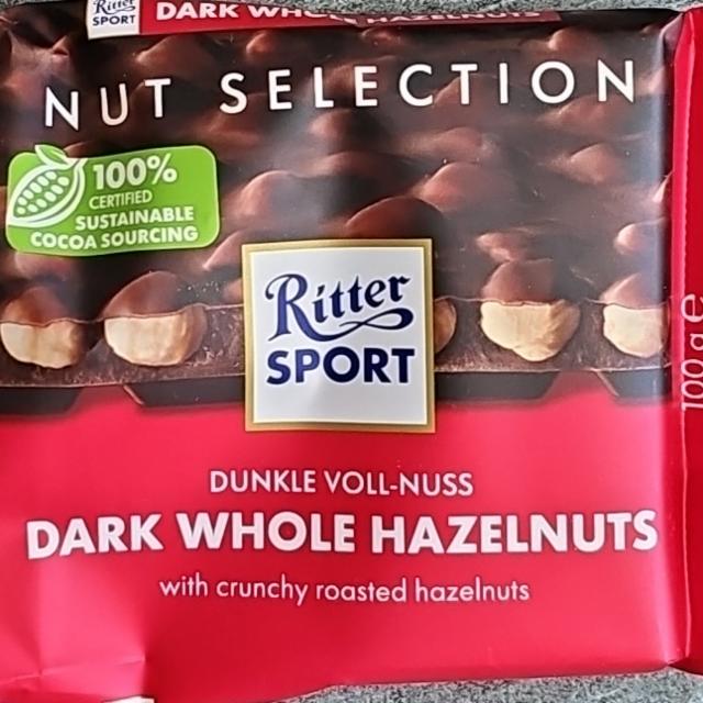 Fotografie - Ritter Sport horká čokoláda s celými lieskovými orechmi
