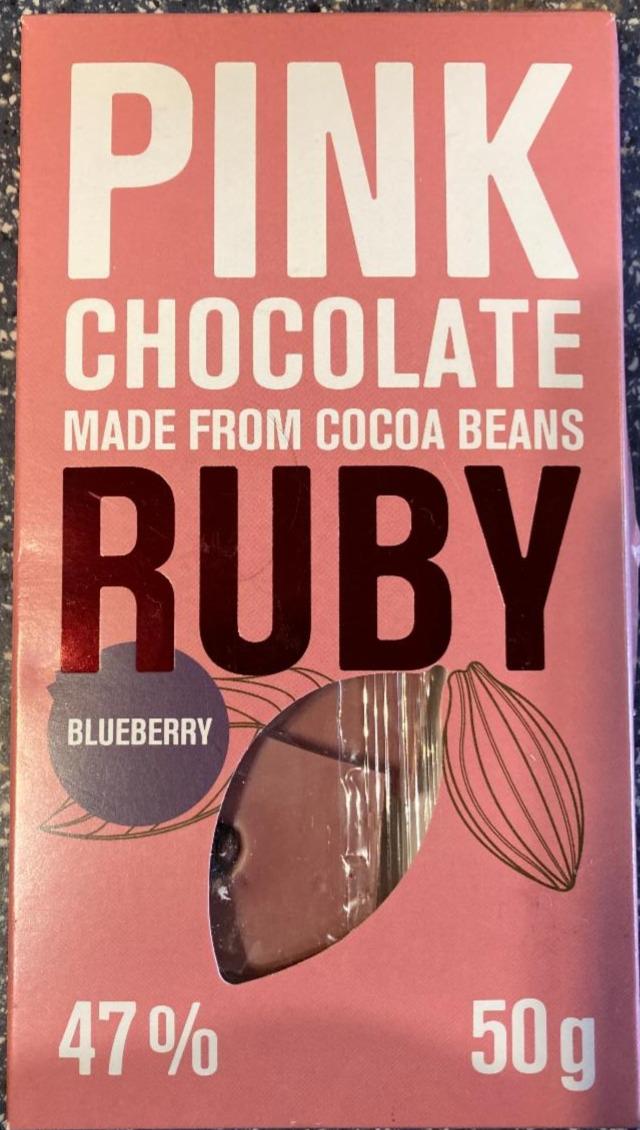 Fotografie - ruby čokoláda z kakaových bobov čučoriedky