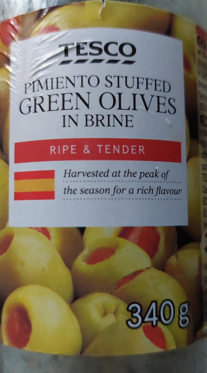 Fotografie - Zelené olivy plnené paprikou pastou