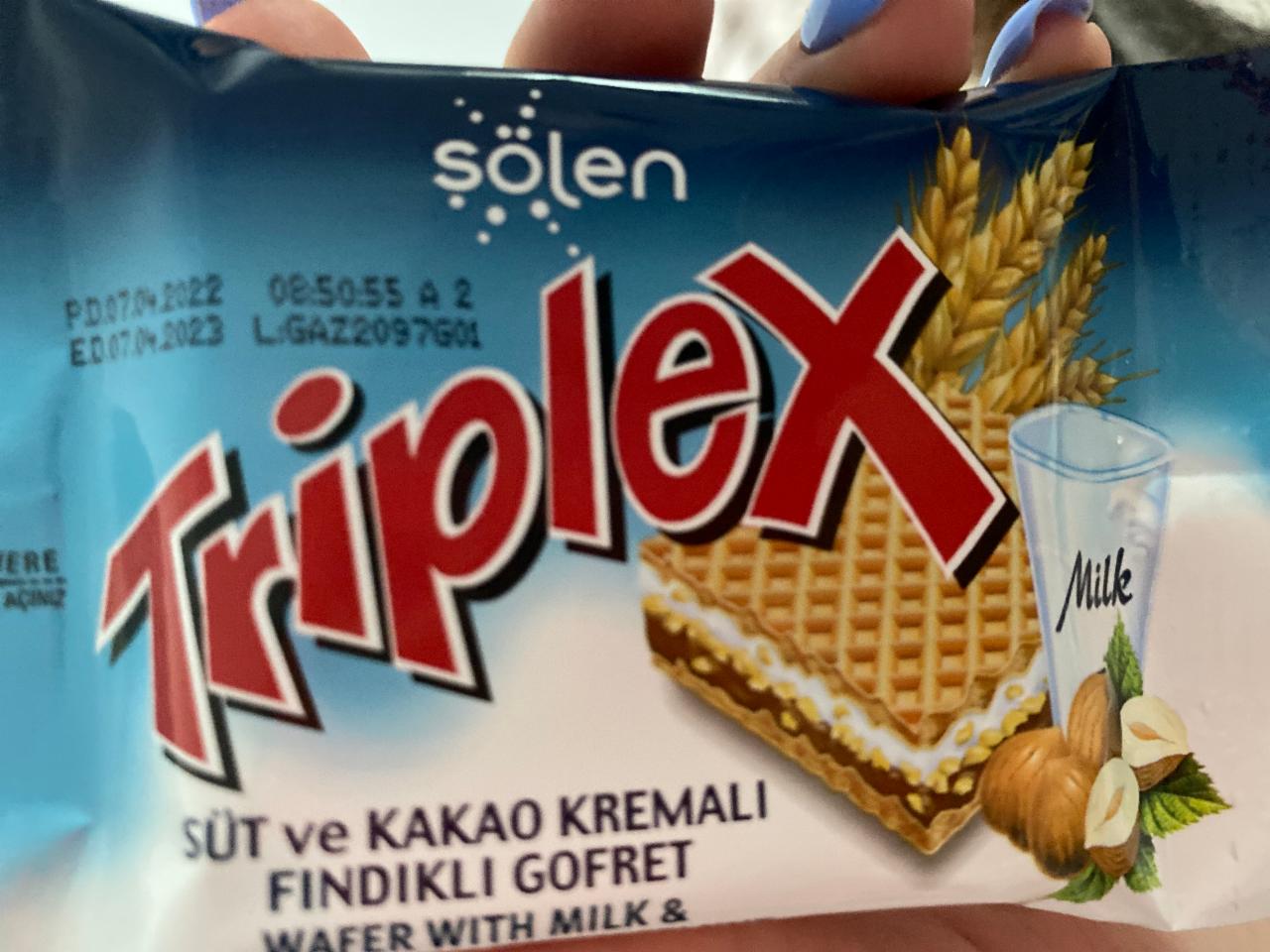 Fotografie - Triplex Wafer with Milk & Cocoa cream and Hazelnut Solen