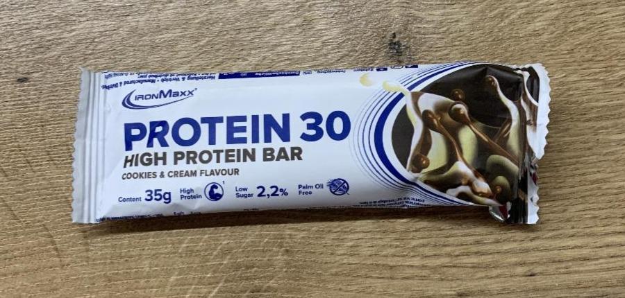 Fotografie - Protein 30 High Protein Bar Cookies & Cream Flavour iRonMaxx