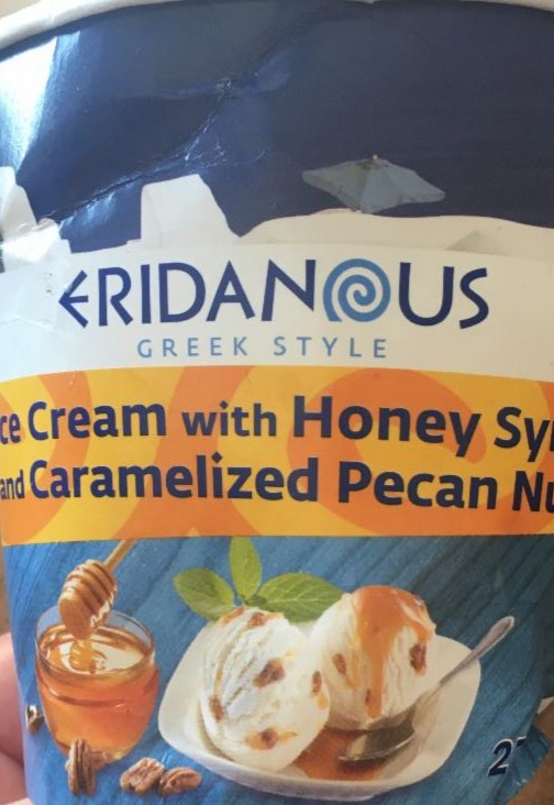 Fotografie - Ice Cream with Honey Syrup and Caramelized Pecan Nuts Eridanous